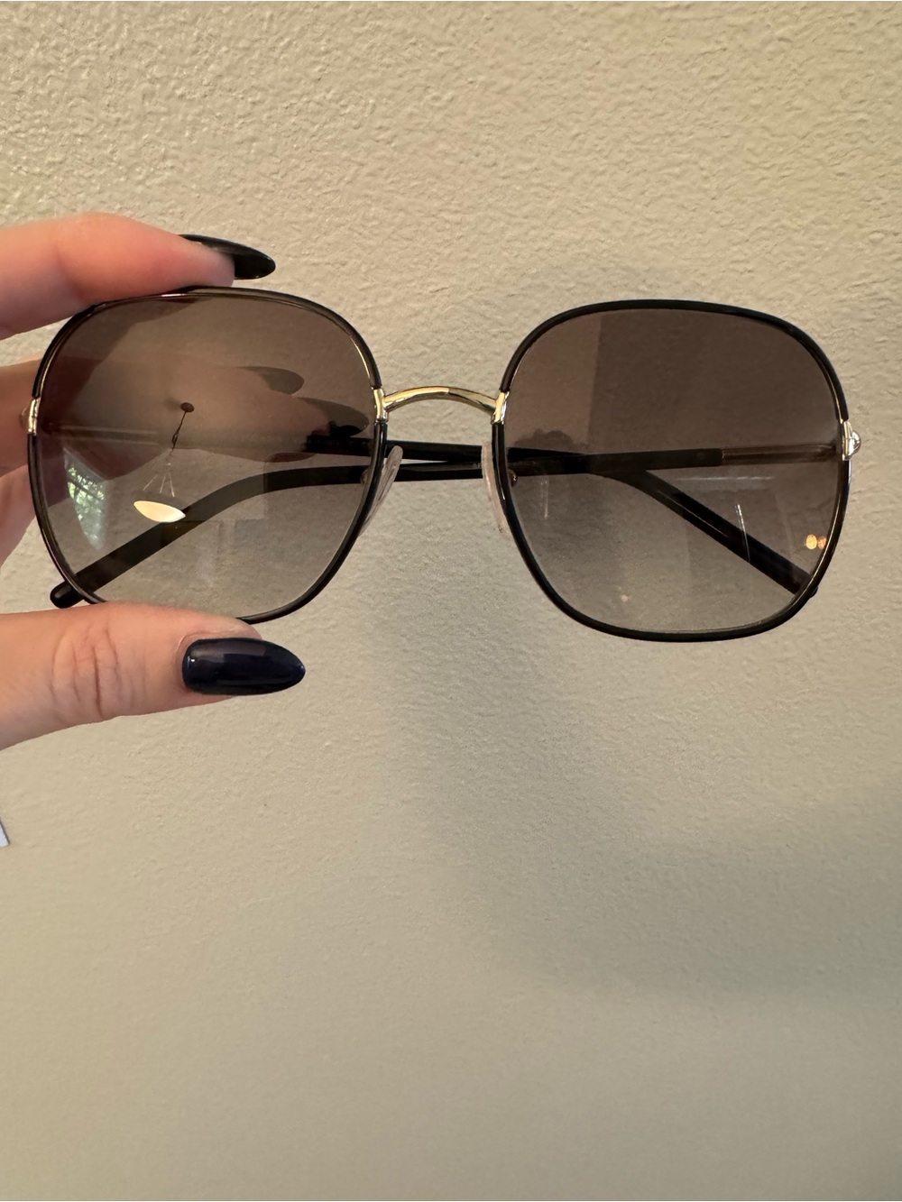 Women’s Oversized Black Gradient Sunglasses